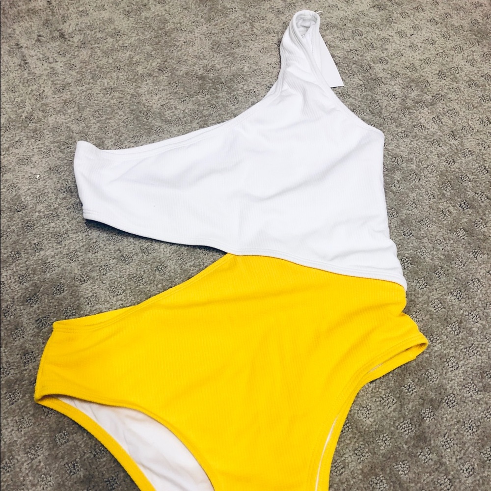One piece swimsuit